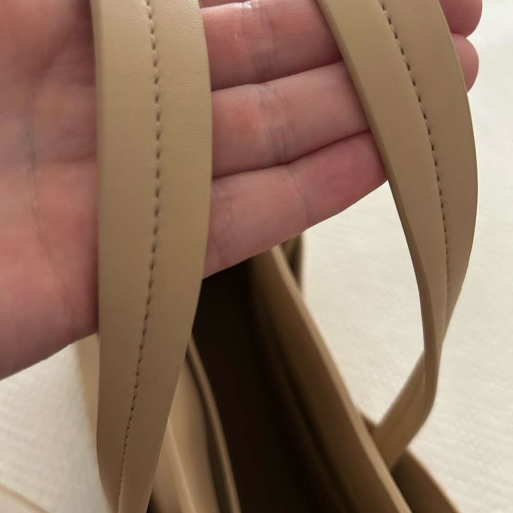 Oleada Reverie Laptop Leather Tote - Picture 7 of 7
